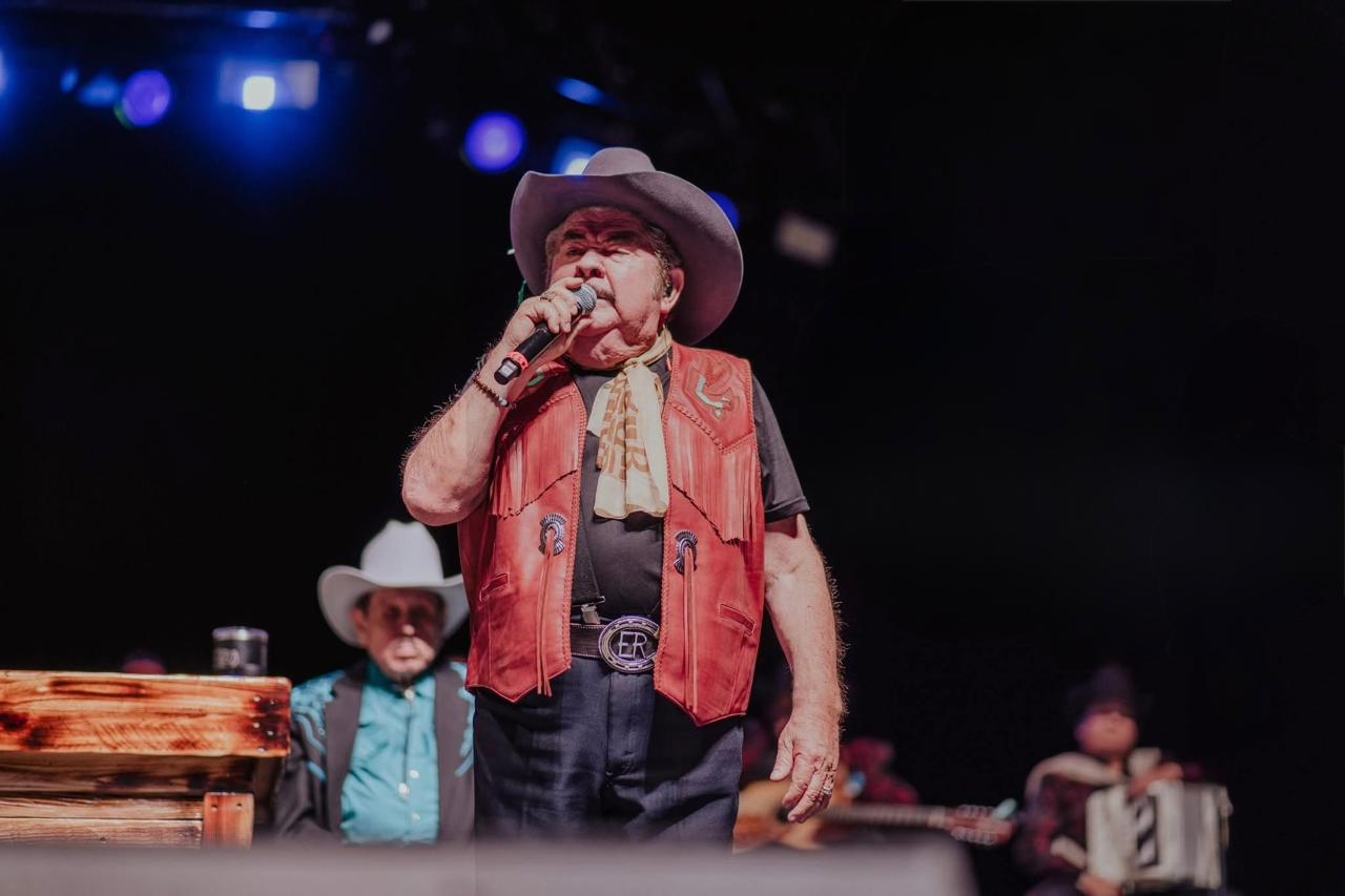 Eliseo Robles en concierto reciente